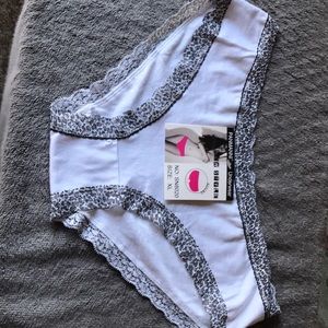 Woman’s underwear XL